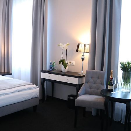 Hotel Villa Casino ซูบีเซ ภายนอก รูปภาพ