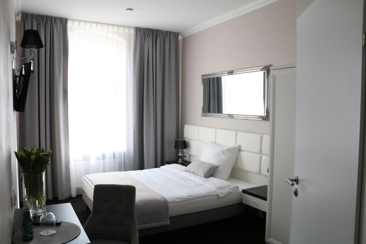 Hotel Villa Casino ซูบีเซ ภายนอก รูปภาพ